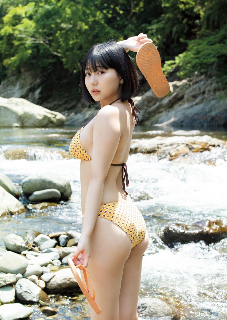 濡れ濡れ水着のお尻画像013