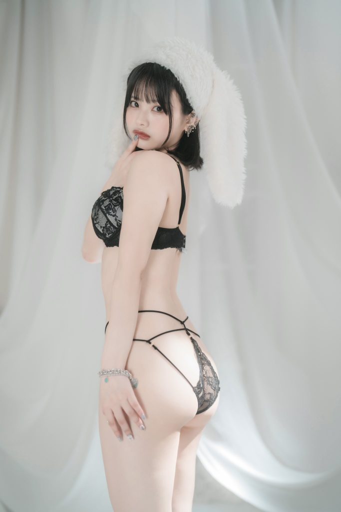 エッチな下着姿のお尻画像008