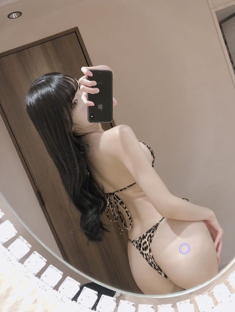 濡れ濡れ水着のお尻画像529